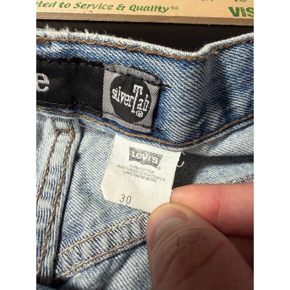 Vintage 90s Levi’s Silvertab Denim Shorts Baggy Distressed Light Wash Size 30 - Picture 4 of 16